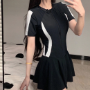 连体女泳衣