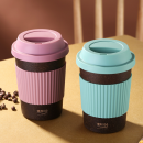 Degradable coffee grounds material coffee cup