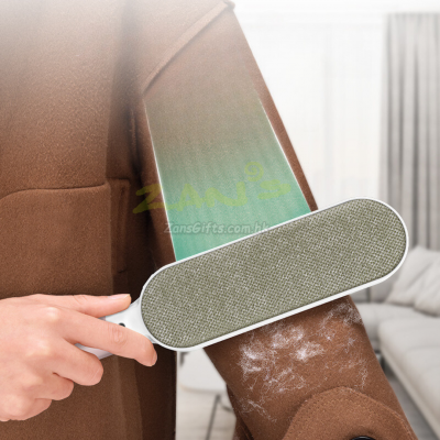 Clothes De-linting Brush