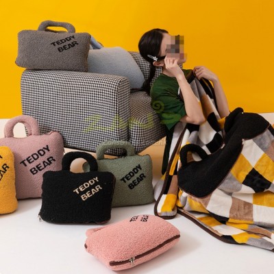 便携午睡枕头抱枕毛毯