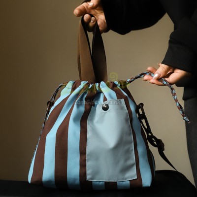 Handheld and crossbody insulated bag