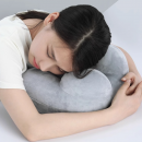 Pressurised inflatable U-shaped neck pillow