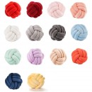 三股編織水晶絨抱枕