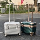 万向轮拉杆行李箱