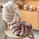 三股繩盤花圓形抱枕 三股繩盤花圓形抱枕