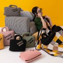 便携午睡枕头抱枕毛毯