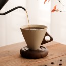 粗陶漏斗咖啡杯