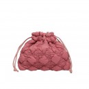 菱格抽繩束口雲朵包