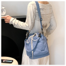 单肩斜挎手提包