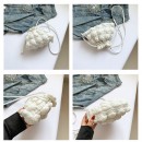 菱格抽繩束口雲朵包